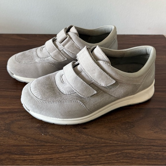 Ara Luftpolster Gray Suede Hook And Loop Low Top Womens Sneakers  Sz 5.5 Comfort - Picture 2 of 7
